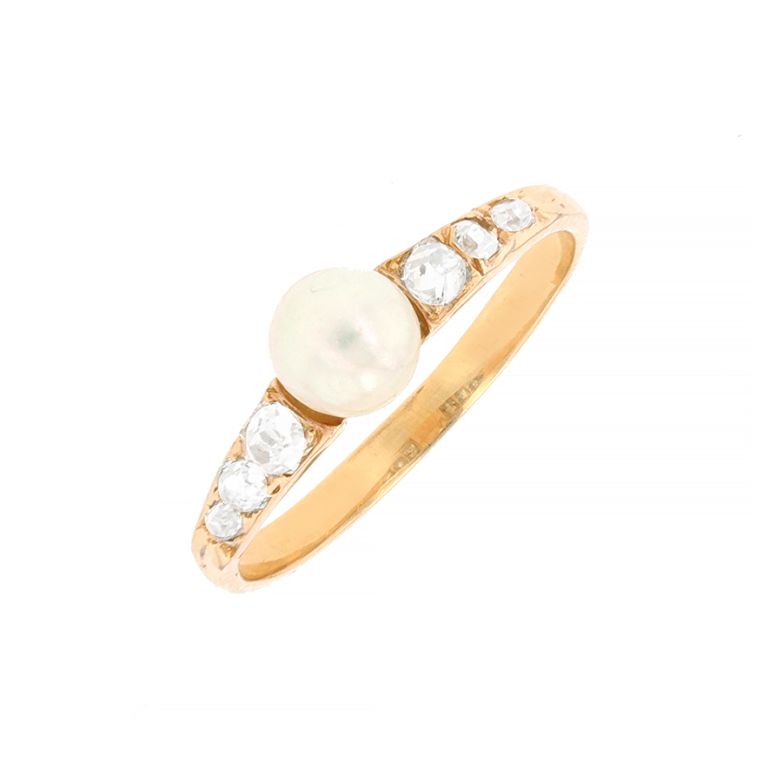 Acheter Bague ancienne diamants 0.20 carat et perle or jaune 1.96g Comme neuf - 400,00 € Bague ancienne diamants 0.20 carat et perle or jaune 1.96g Comme neuf - reconditionné disponible sur Gemme Les Bijoux